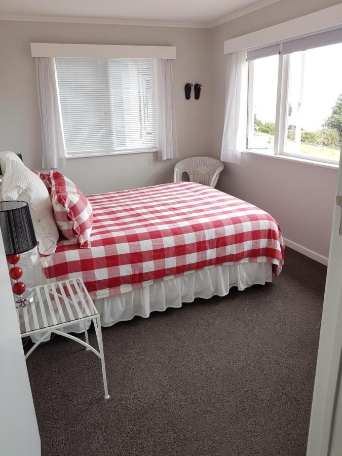 Coromandel - Beachfront Escape *